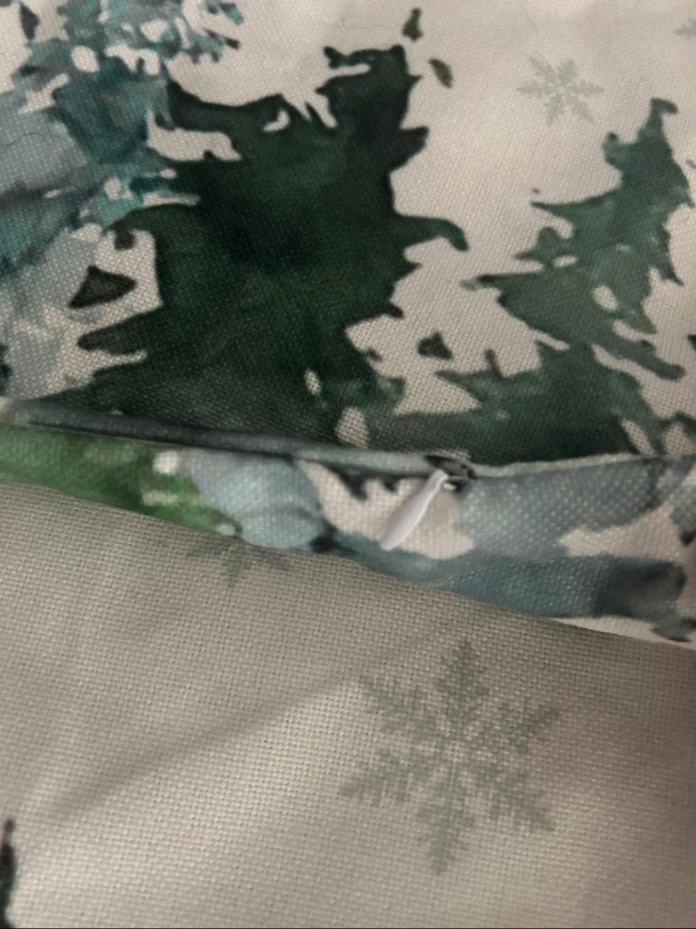 N/A set pillow